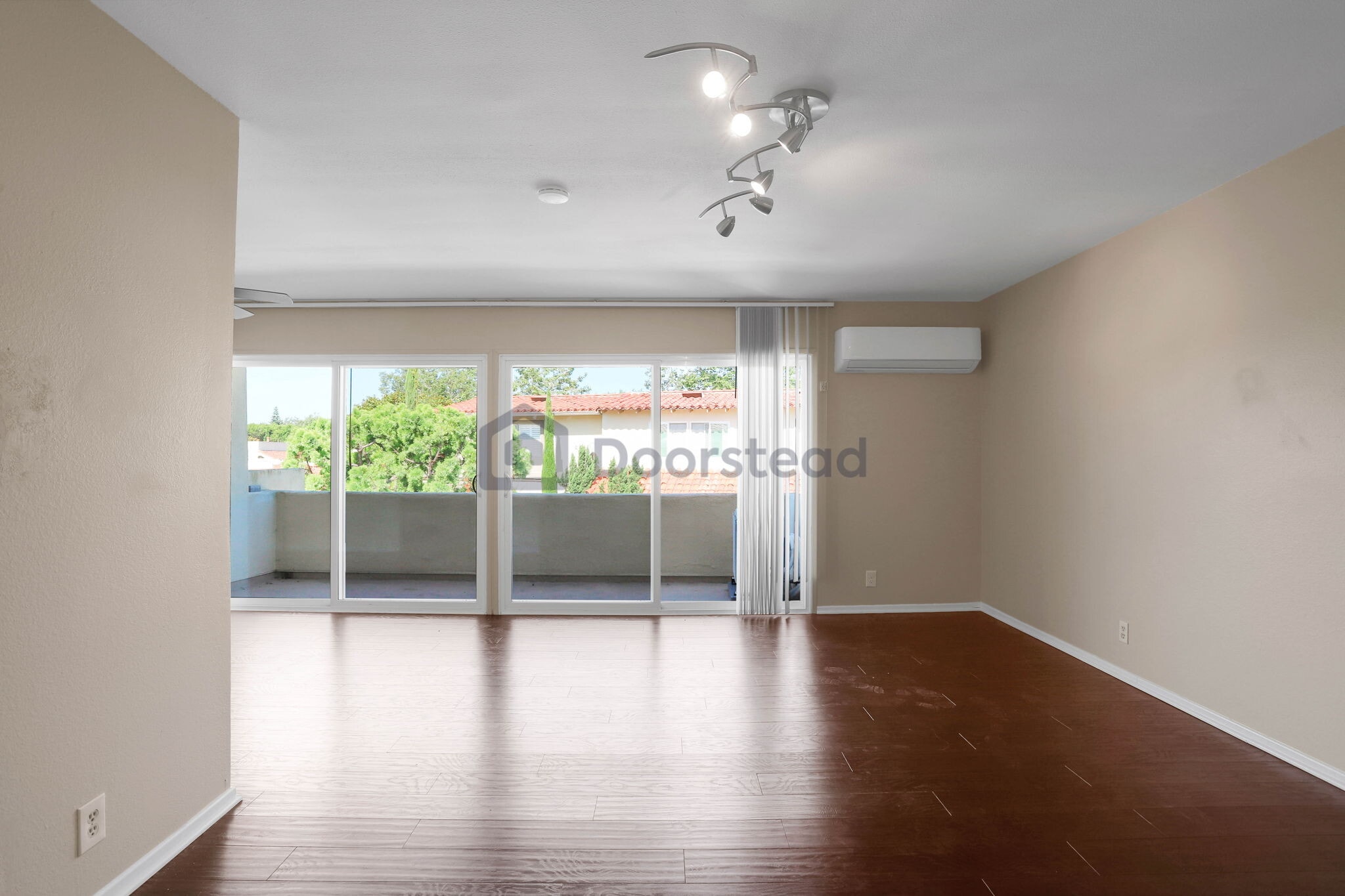 Building Photo - 2317 Eastbluff Dr