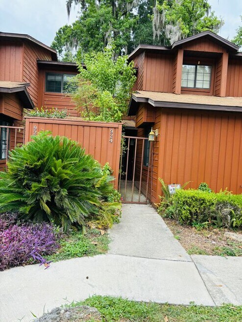 Building Photo - 924 SW 55th Terrace