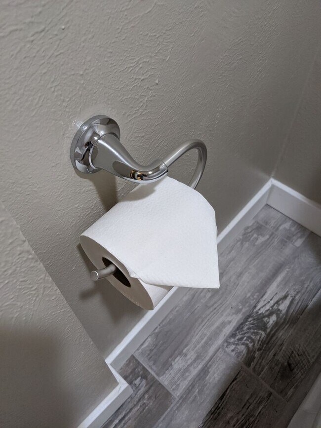 Building Photo - Mountain View 2 Bed 2 Bath 2 Balconies Top Floor Condo-Tons of Amenities