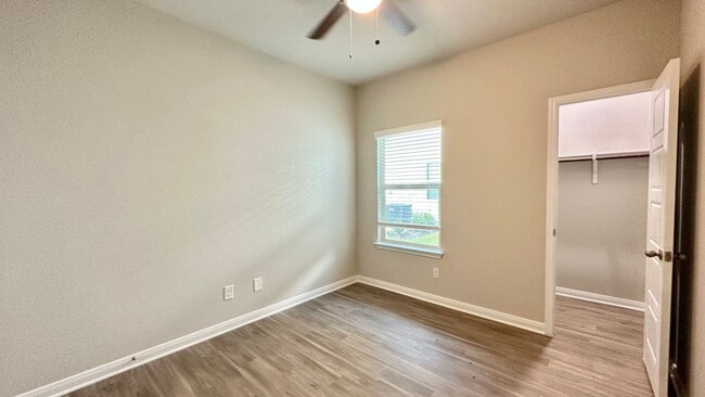 Building Photo - 213-215 Joseph Circle