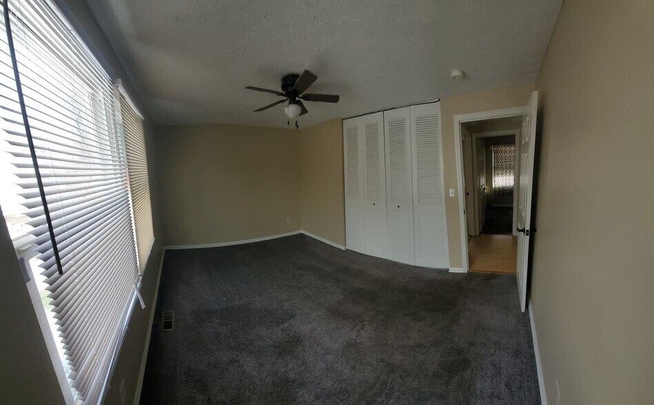 Building Photo - 1364 Karahill Dr