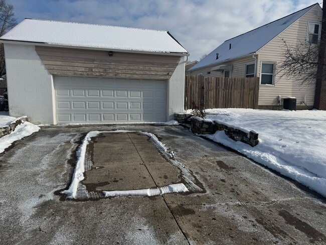 Building Photo - 3 Bedroom Cape Cod - Upper Arlington, OH