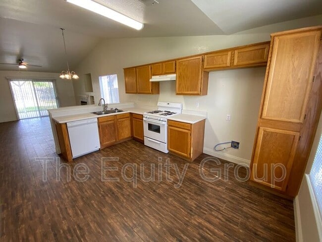 Building Photo - 4300 E Feemster Ave