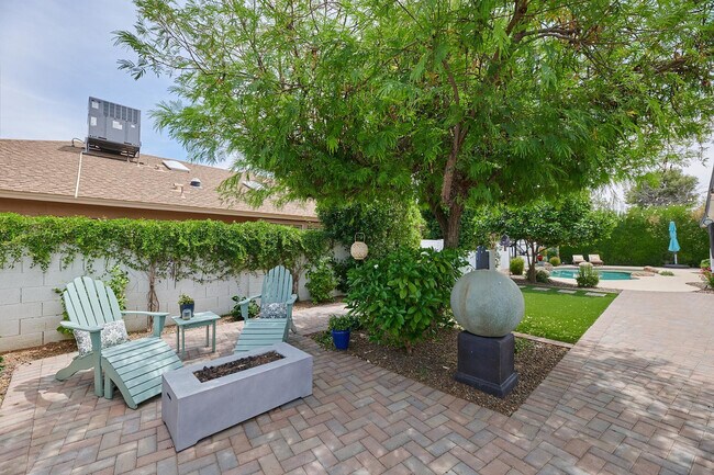 Building Photo - 8113 E Redwing Rd