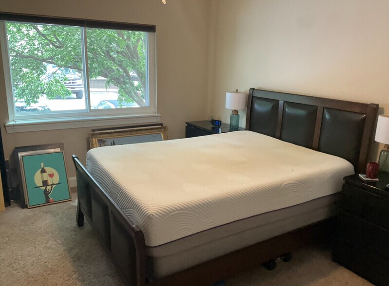 Bedroom - 100 West Ave