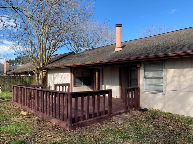 Building Photo - 2511 Radcliffe Dr