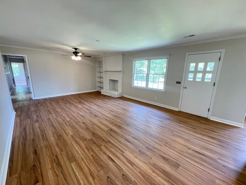 Building Photo - 821 Championship Dr