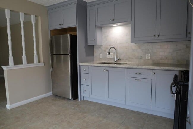 Building Photo - 1523 Longley St