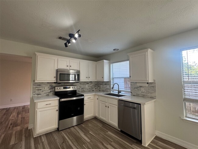 Building Photo - 11927 Mule Springs Dr