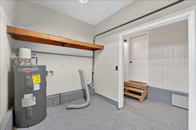 Building Photo - 372 Clutts Rd