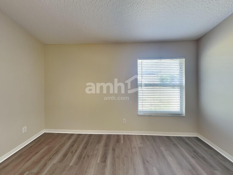 Building Photo - 2465 Saint Pauls Dr