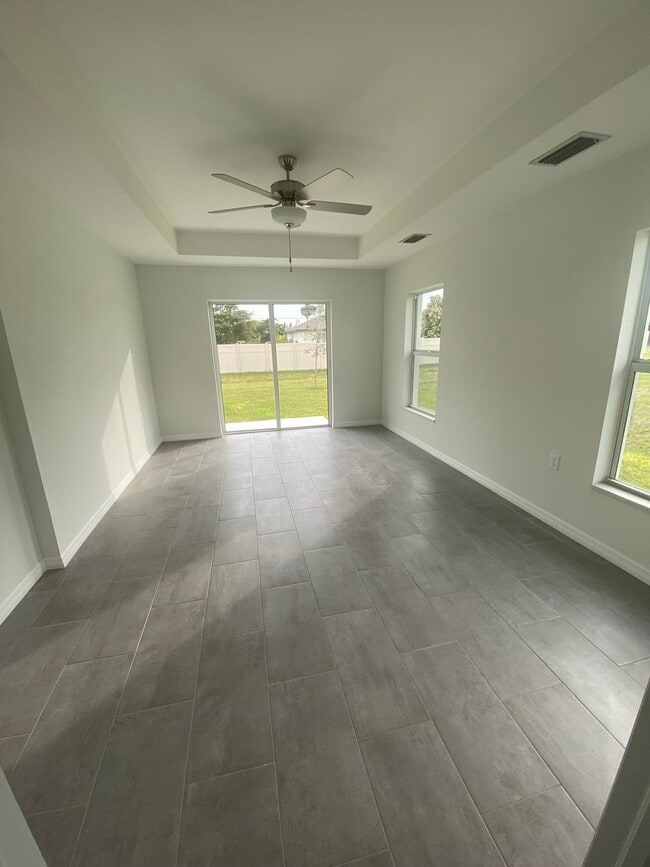 Building Photo - 2926 Diplomat Pkwy W