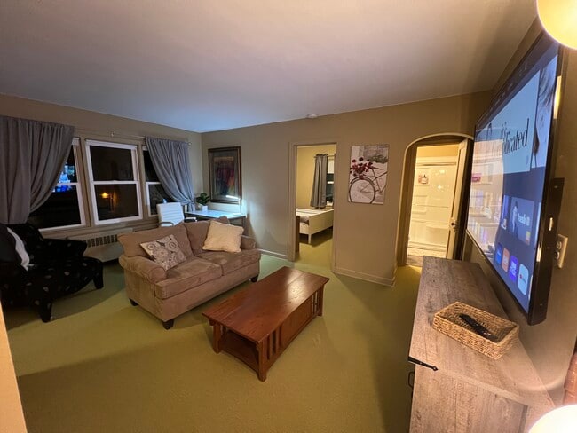 1 Floor - 415 Market St