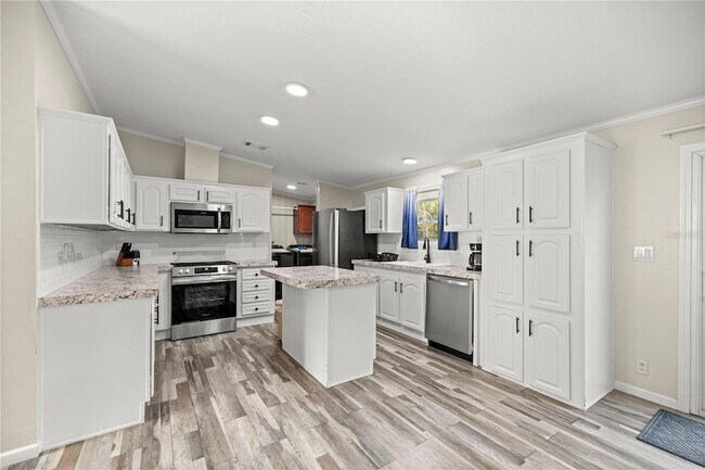 Building Photo - 4660 SW 166th Court Rd