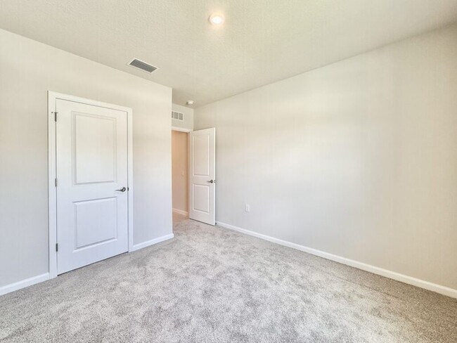 Building Photo - 507 Voltaire Dr