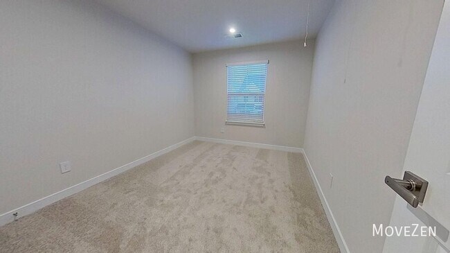 Building Photo - 208 Lograto Ln