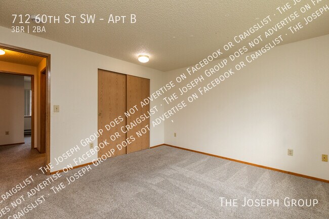 Building Photo - 712 60th St SW