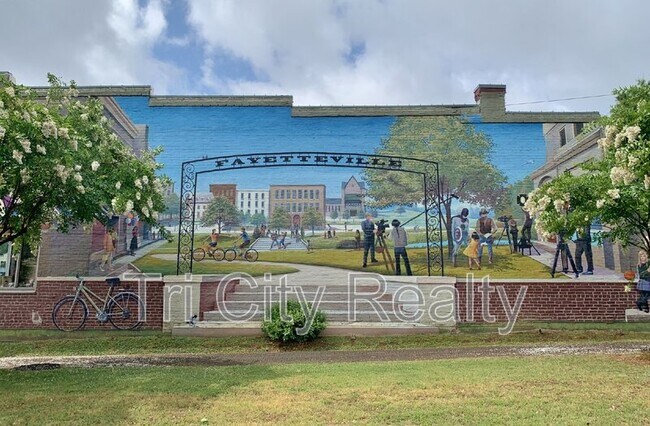 Building Photo - 220 Meadowbrook Ct