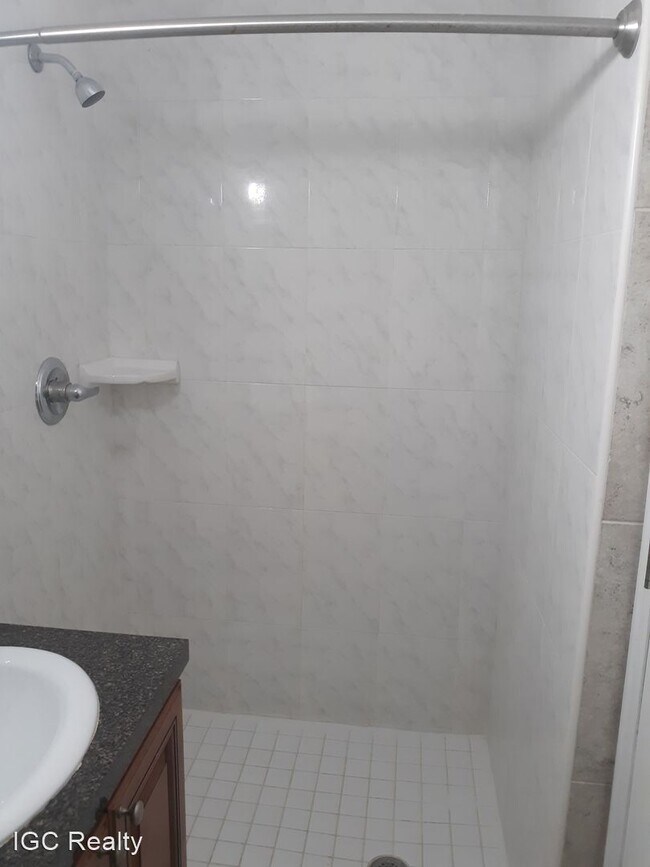 Building Photo - 3 br, 2 bath House - 907 Espanola Way