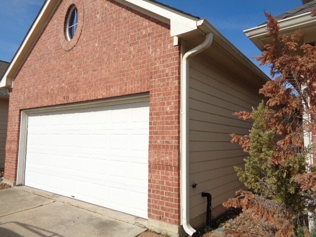 Building Photo - 919 Sweet Pine Dr