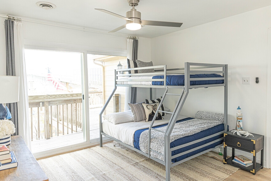 Building Photo - 212 Ambler St