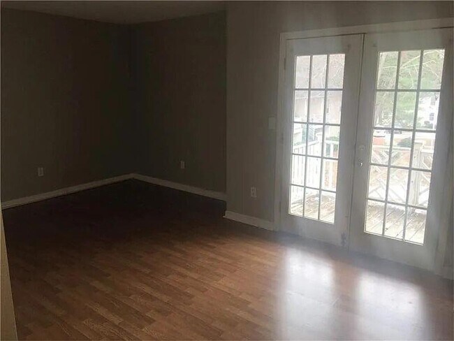 Building Photo - 3595 Woodbriar Cir