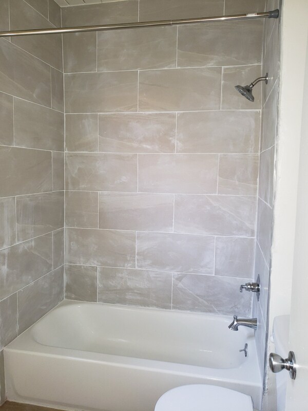 Building Photo - 1909 Beachwood Dr