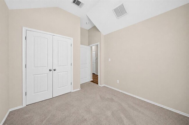 Building Photo - 12913 Pealing Wy