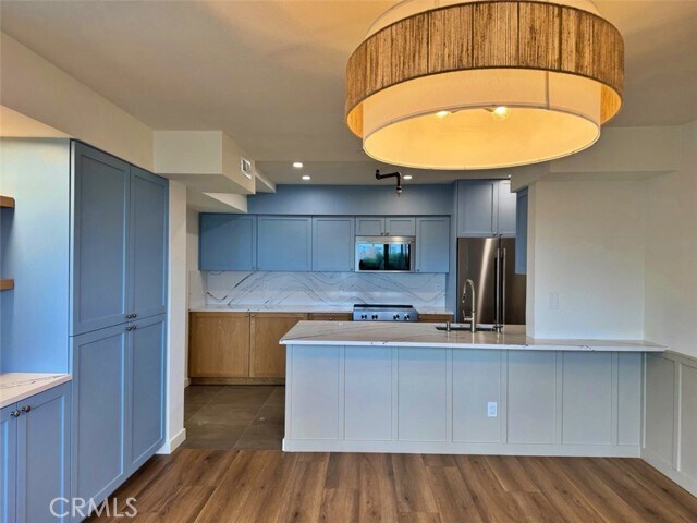 Building Photo - 230 S Catalina Ave