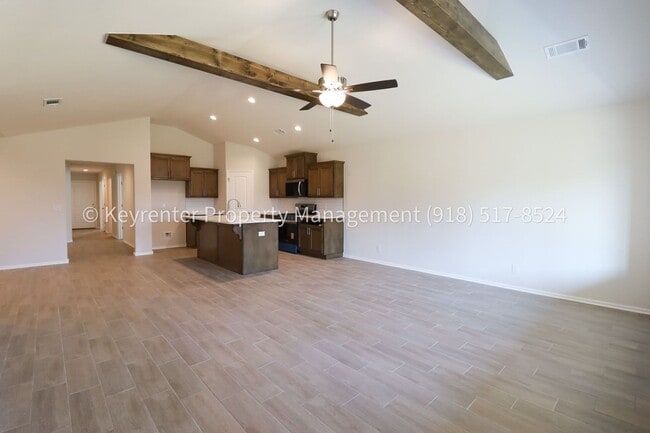 Building Photo - Gorgeous New Construction Home 4 Bed 2 Bath in Broken Arrow!