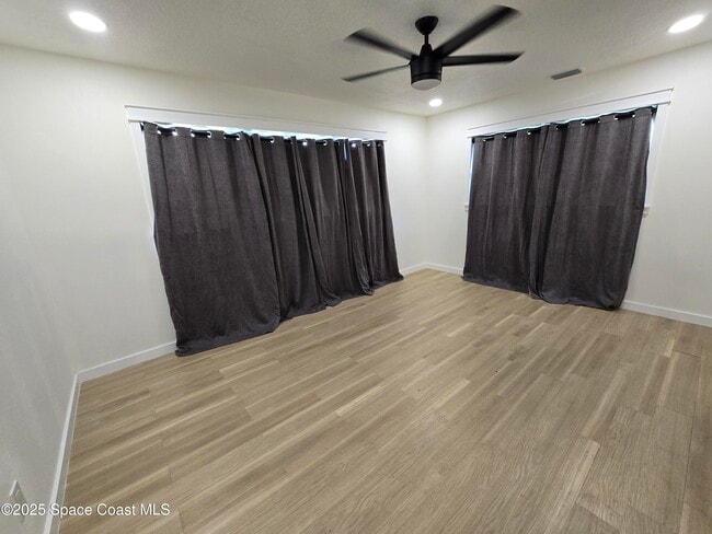 Building Photo - 2417 Colonial Dr