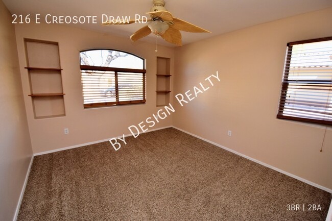 Building Photo - Corona De Tucson 3 Bed 2 Bath with Great V...