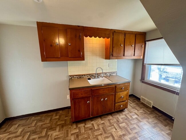 Building Photo - 3 Bedroom 2 Bath in Natrona Heights, PA!