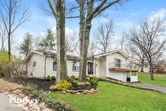 Building Photo - 7 St Valery Ct
