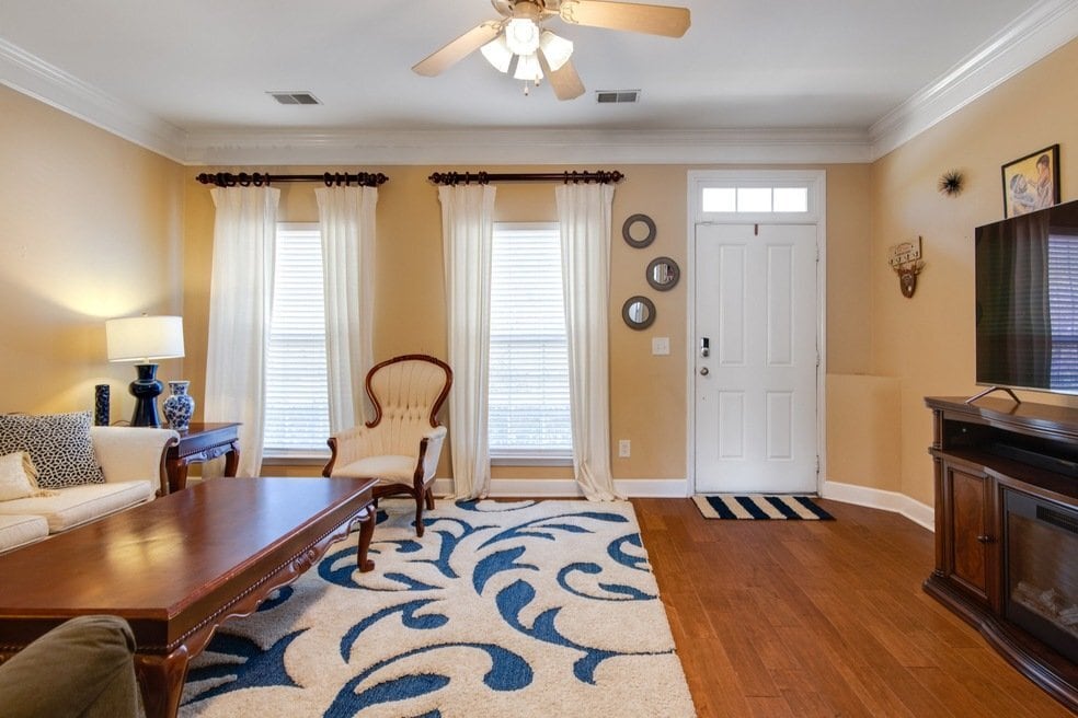 Building Photo - 7031 Sunnywood Dr
