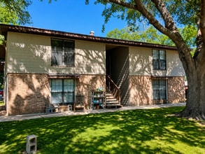 Building Photo - 108 Calypso Ln