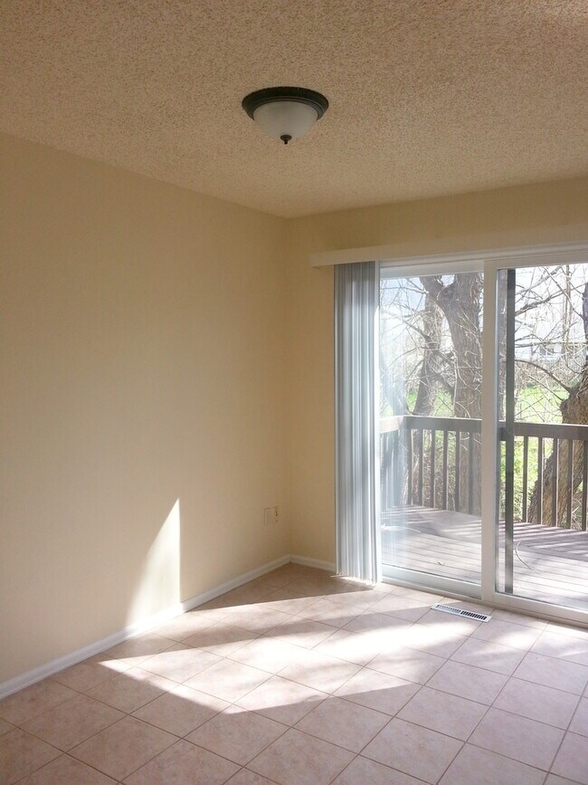 Building Photo - 1603 Cottonwood Dr