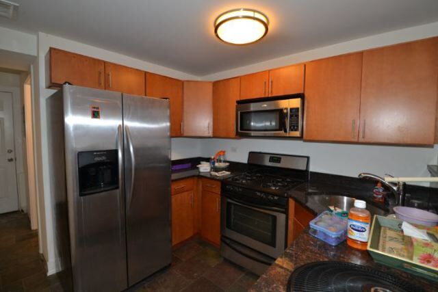 Building Photo - 3023 N Oakley Ave