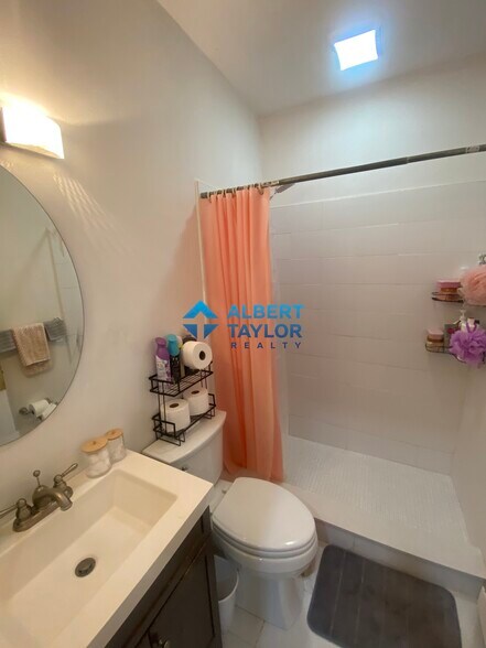 Building Photo - 14 Wigglesworth St