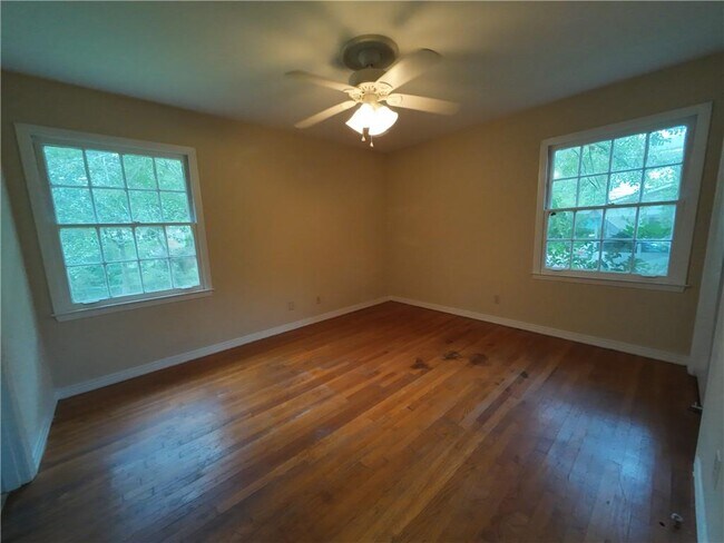 Building Photo - 5209 Maudelayne Dr N