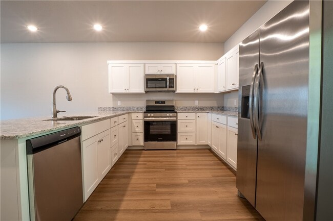 Building Photo - 1156 N Pink Ter