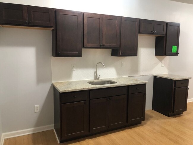 Building Photo - Approved 2 or 3 Bedroom Voucher 1.5 Bathroom