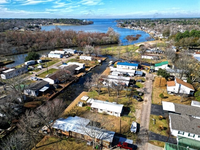 Building Photo - 9638 WARM Spgs