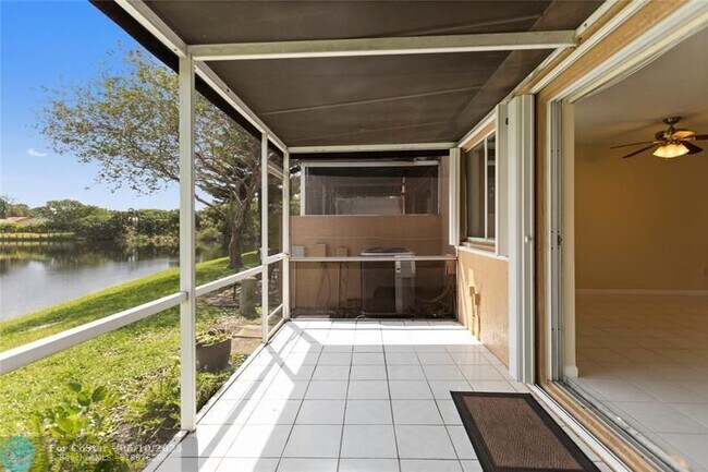 Building Photo - 640 N University Dr