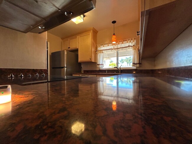 Building Photo - Nice Single Level Home with Attached Garag...