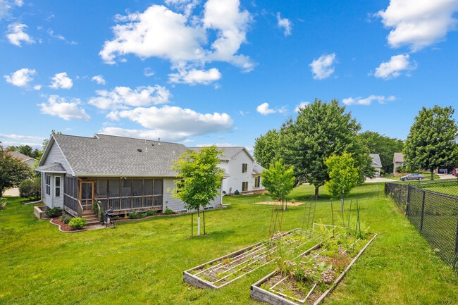 Building Photo - 868 McCollister Ct