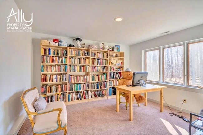 Building Photo - 501 Rookwood Pl