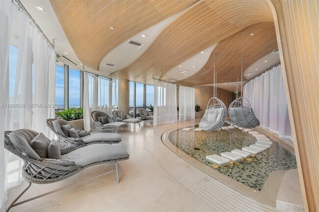 Building Photo - 1000 Brickell Plaza