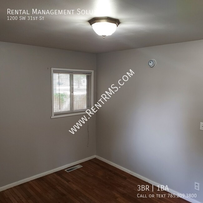 Building Photo - 1200 SW 31st St