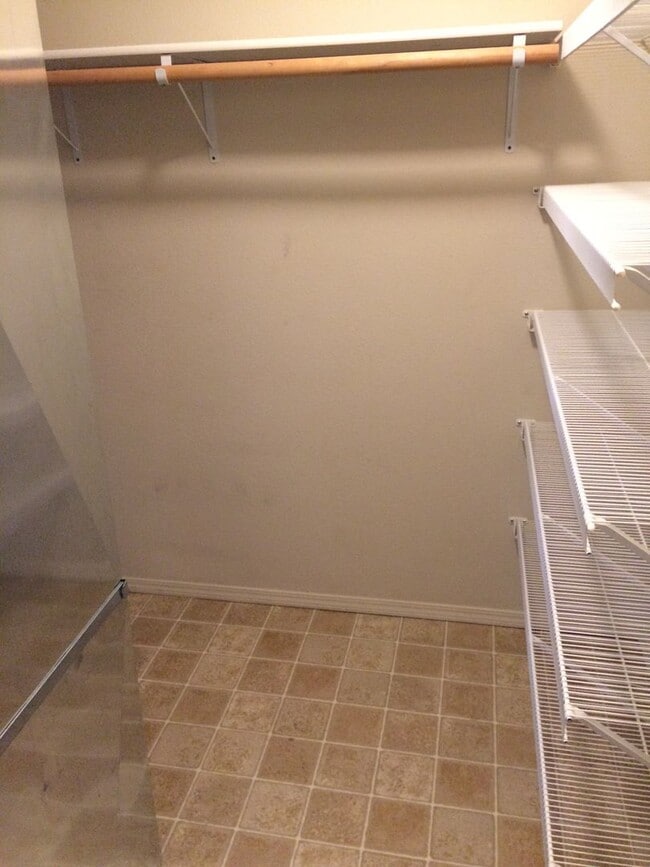 Building Photo - 1 Bed/1 Bath in 55+ Independent Living Com...
